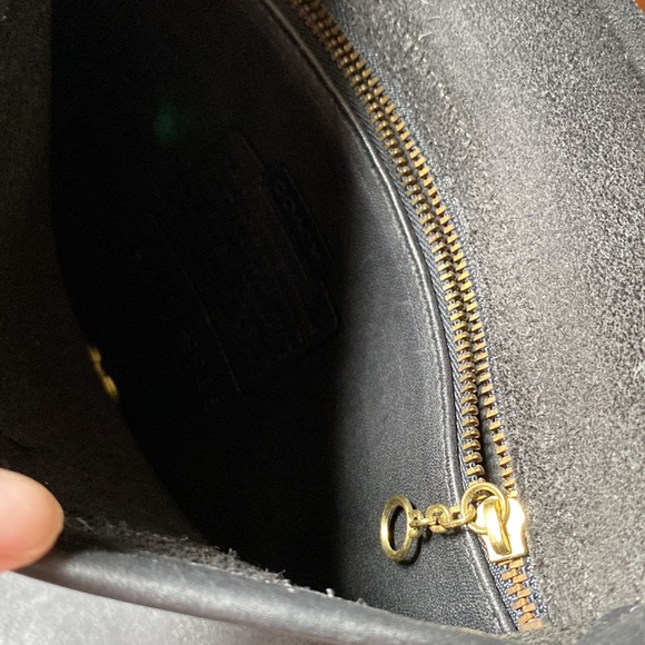 Coach saddle crossbody adjustable front flap closure black gold 2 pockets - Picture 3 of 7